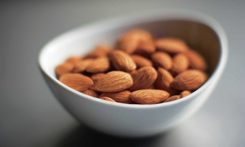 weight-management:-breaking-intermittent-fasting-with-nutritious-foods-like-almonds-–-blog-–-healthifyme